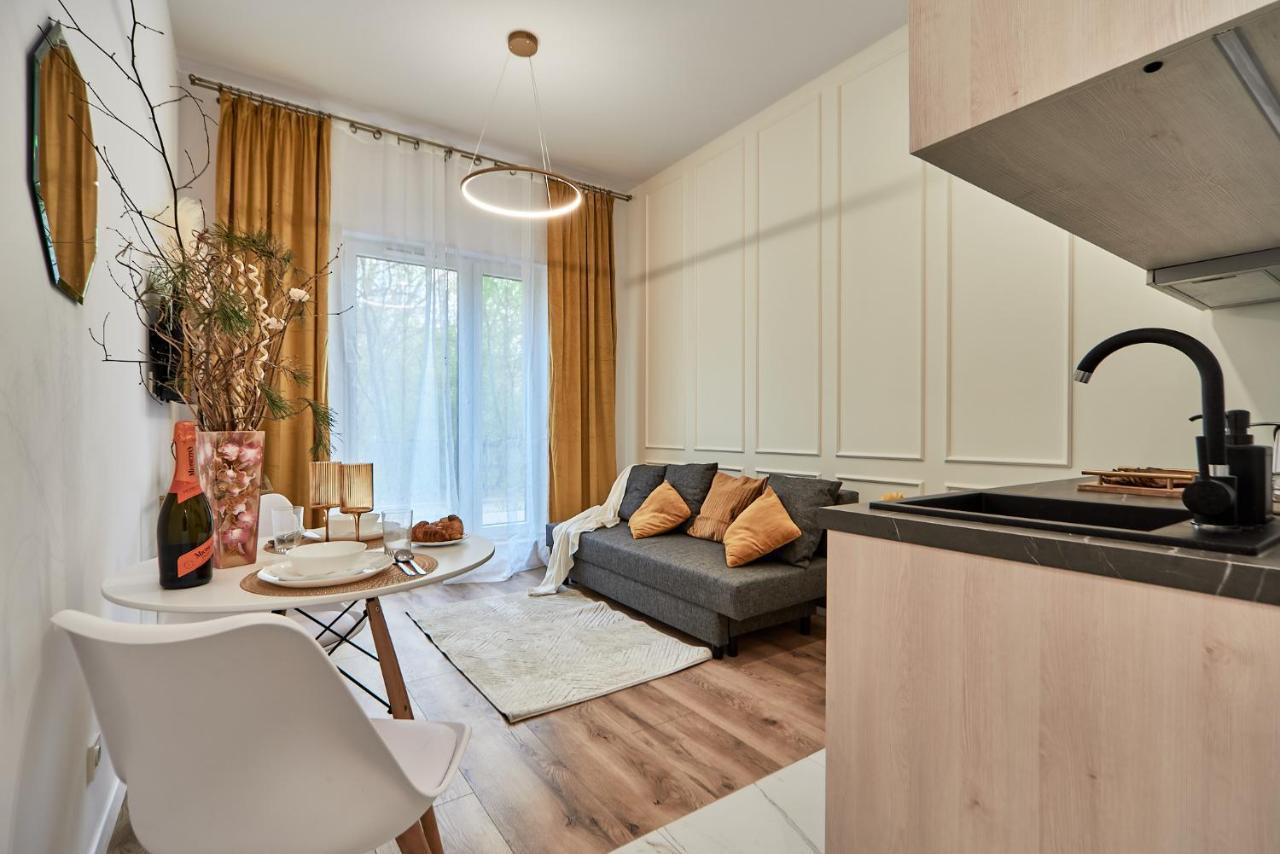 Superapart Marywilska 68B Варшава Экстерьер фото